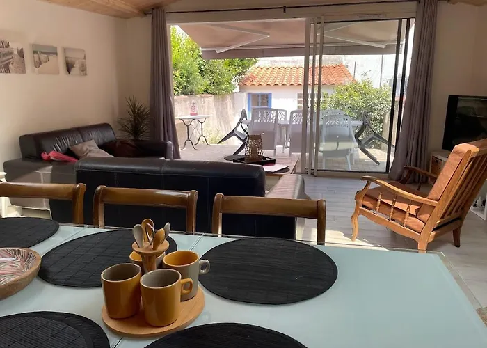 Maison Proche Plages, Port Et Tous Commerces