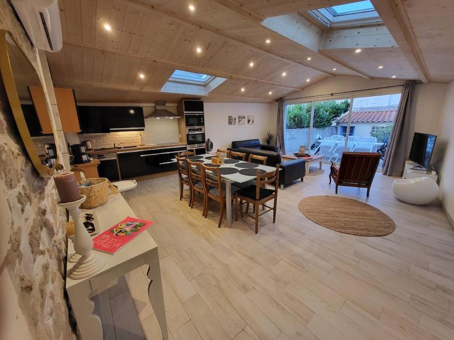 Holiday home Maison Proche Plages, Port Et Tous Commerces Les Sables-d'Olonne